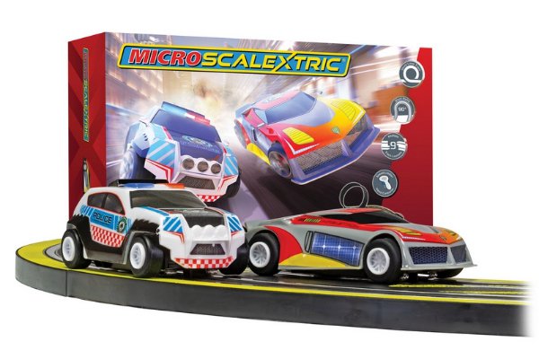 Autodráha MICRO SCALEXTRIC G1149P - Law Enforcer Mains Powered Race Set (1:64)