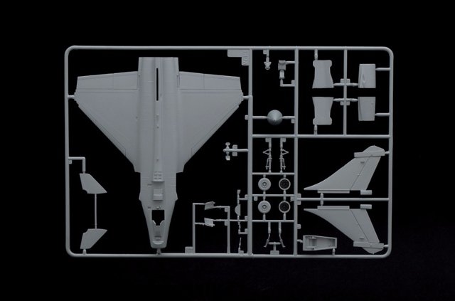 RAFALE M OPERATIONS EXTERIEURES 2011 (Italeri 1:72) 