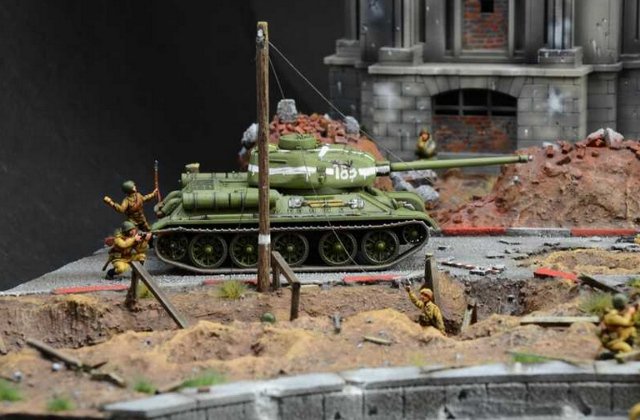 Diorama Berlin 1945: Battle for the Reichstag (Italeri 1:72)
