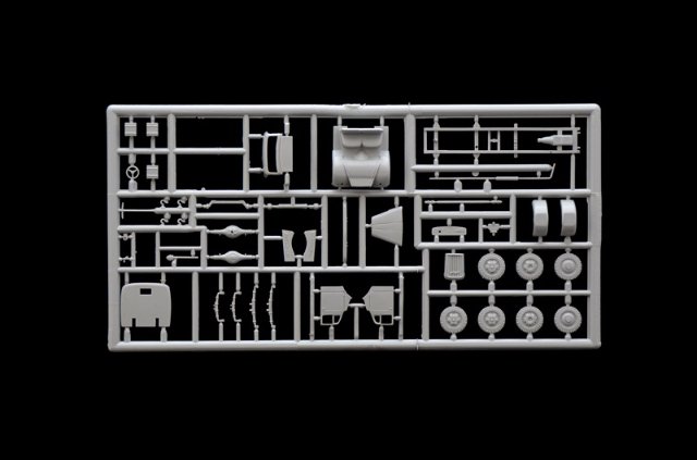 Kfz. 305 AMBULANCE (Italeri 1:72)