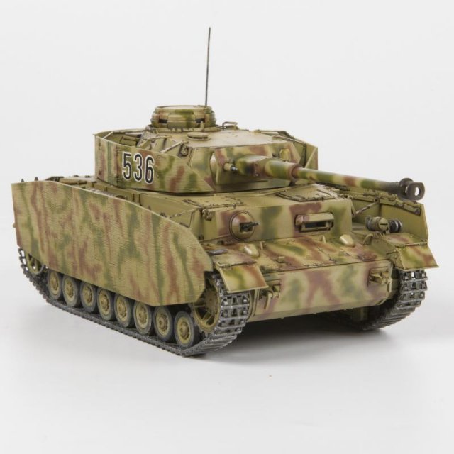Tank Panzer IV Ausf.H German Medium Tank (Zvezda 1:35)
