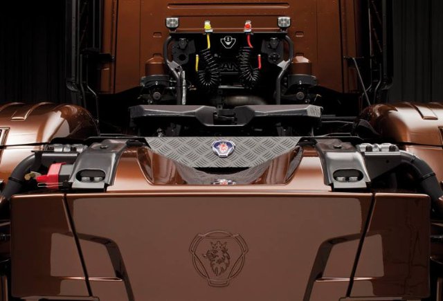SCANIA R BLACK AMBER (Italeri 1:24)