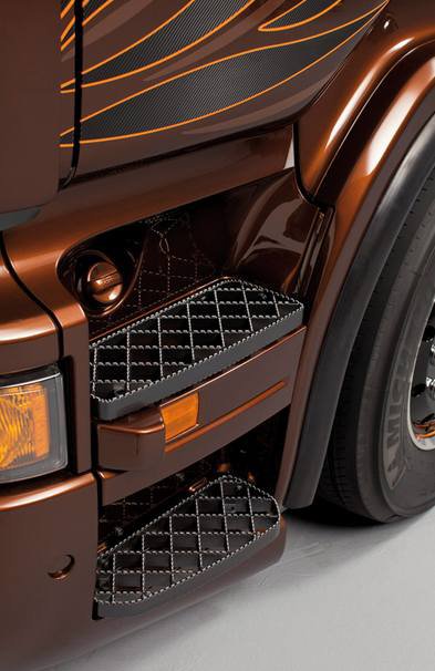 SCANIA R BLACK AMBER (Italeri 1:24)