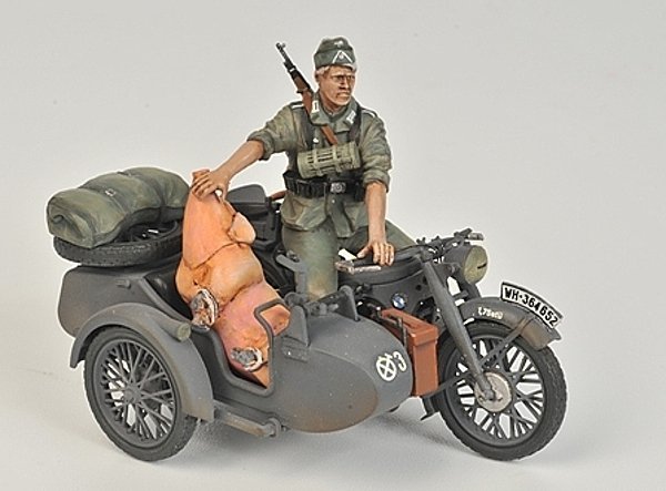 German Sidecar BMW R12 with crew (Zvezda 1:35)