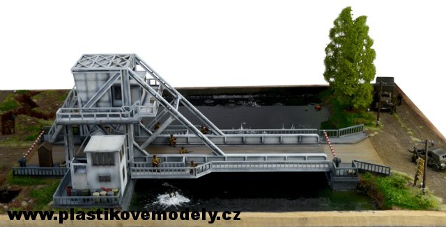 Diorama Pegasus Bridge Airborne Assault (Italeri 1:72) 