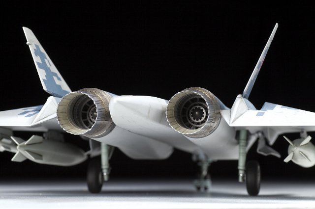 Letadlo Sukhoi SU-57 (Zvezda 1:72)