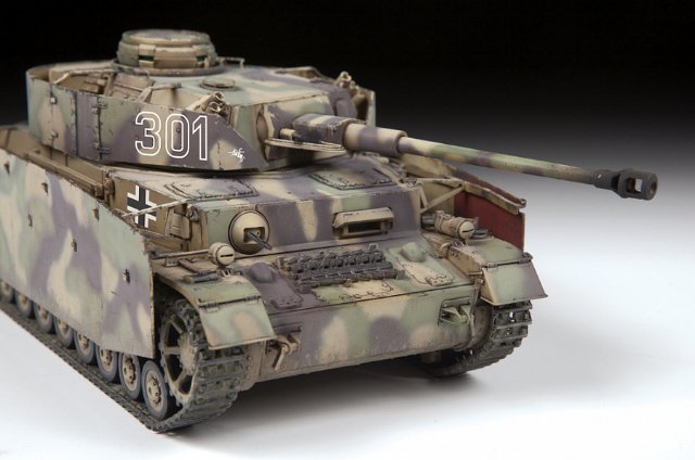 Tank Panzer IV Ausf.G (Zvezda 1:35)