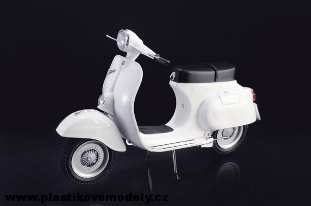 VESPA 125 PRIMAVERA (Italeri 1:9)