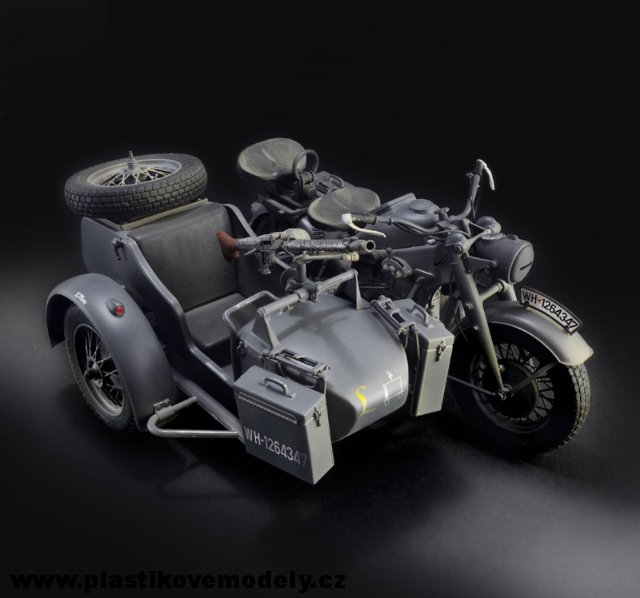 Zundapp KS 750 with sidecar (Italeri 1:9)