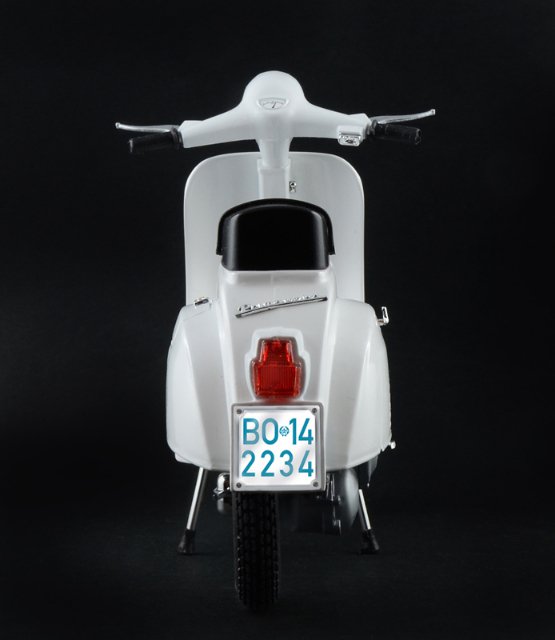 VESPA 125 PRIMAVERA (Italeri 1:9)