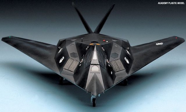F-117 Stealth Attack-Bomber (Academy 1:72) > 1:72