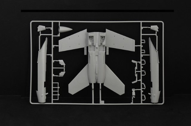 Boeing F-A-18F Super Hornet (Italeri 1:48)