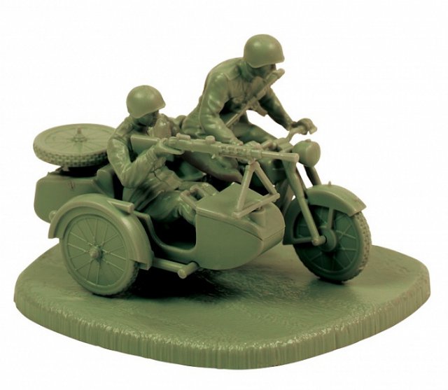 Soviet M-72 Sidecar Motorcycle w-Crew (Zvezda 1:72)