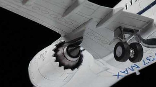 Letadlo Boeing 737- 8 MAX (Zvezda 1:144)