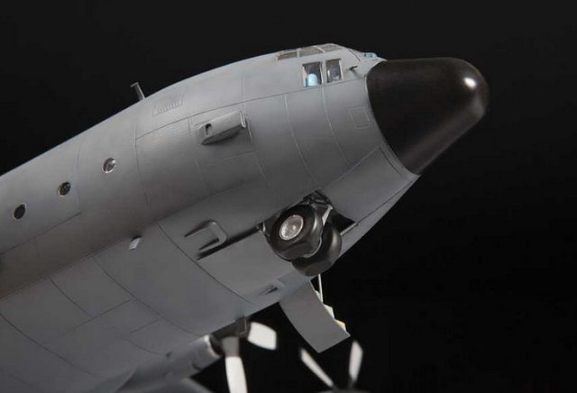 Lockheed C-130 H Hercules (Zvezda 1:72)