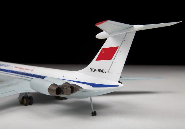 Letadlo Ilyushin IL-62M (Zvezda 1:144) 