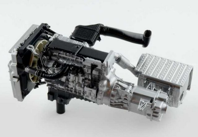 Truck Mercedes Benz Actros MP4 Gigaspace (Italeri 1:24)