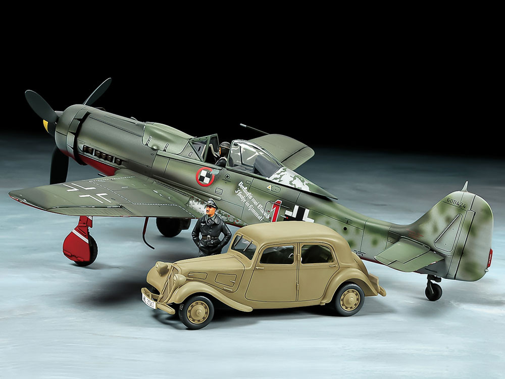 Fw190 D-9 JV44 & Citroen Traction 11CV Staff Car (Tamiya 1:48)