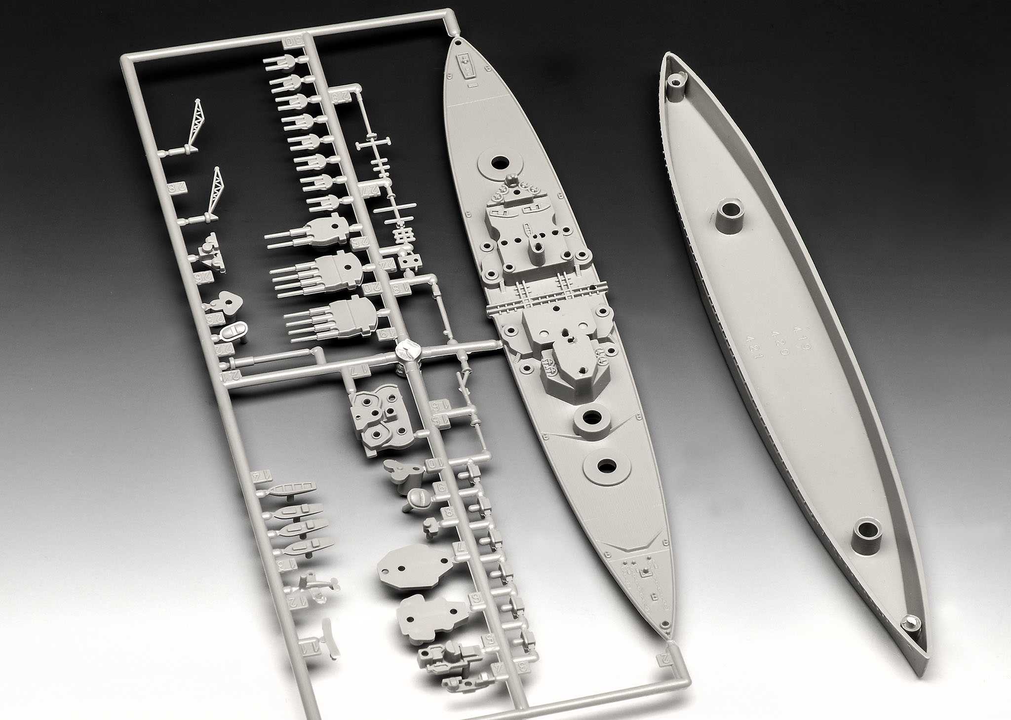 Set Battleship HMS Duke of York (Revell 1:1200)