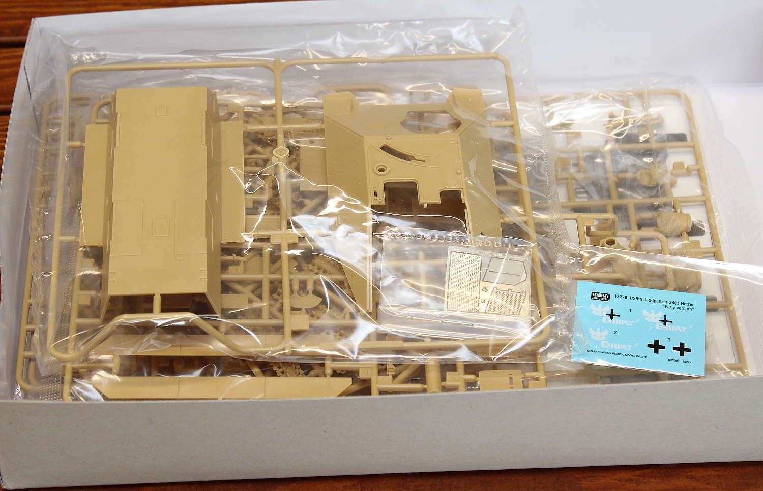 Jagdpanzer 38(t) Hetzer Early (Academy 1:35)