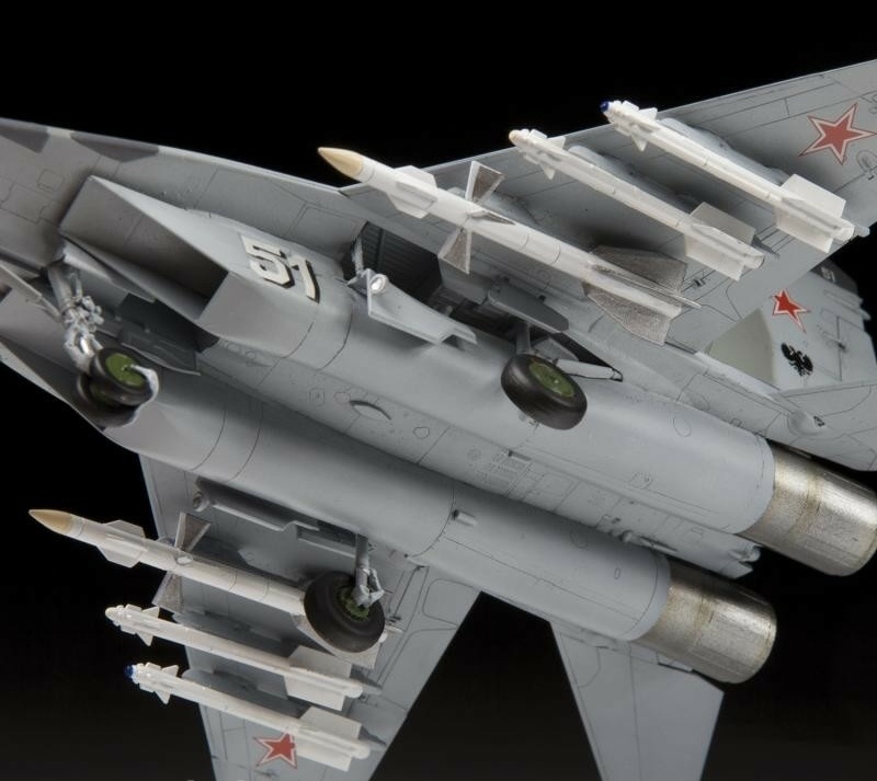 MiG-29C (9-13) (Zvezda 1:72)